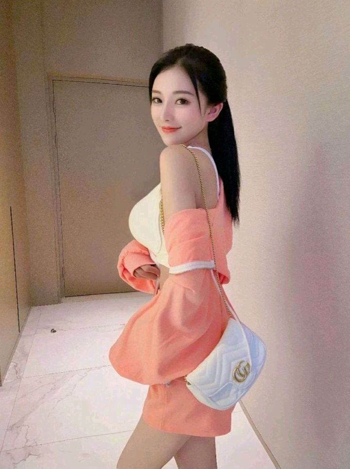 ?闷骚性感大波小妹?